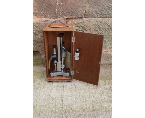 A wooden cased Casella London Vernier Reading Manometers together with instruction leaflet for the scientific instrument. 37c
