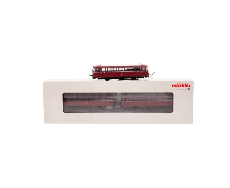   MÄRKLIN zwei Schienenbusse mit Beiwagen, Spur H0,  bestehend aus 2-tlg Set "Schienenbus mit Steuerwagen" 39980 im Orig.-Kar