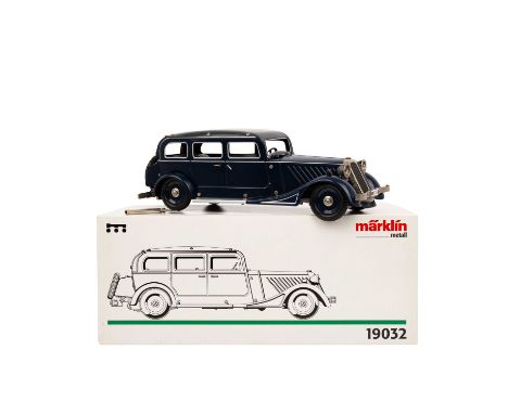   MÄRKLIN Pullman Limousine 19032,  limitiertes "Insider"-Modell, dunkelblau lackierte Blechausführung mit Frontbeleuchtung u