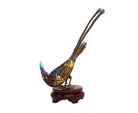   CHINA Cloisonné-Vogelfigur, 2. Hälfte 20. Jh.  vollplastische Darstellungen, polychrom emailliert, Marken: 592 (?), Silber 