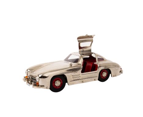   MÄRKLIN Mercedes Benz 300 SL 1992,  Jubiläumsmodell "40 Jahre Baden-Württemberg 1952", vernickelte Hochglanzausführung mit 