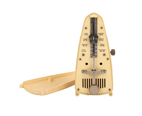  METRONOM WITTNER  Bakelit Gehäuse, kleines Metronom „Wittner Präzision“ Made in West Germany.  METRONOM WITTNER Bakelite ca