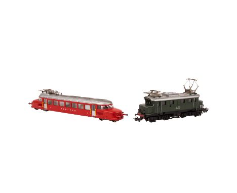   MÄRKLIN/HAMO zwei E-Lokomotiven, Spur H0,  bestehend aus HAMO: grünfarbene E 44 039 der DB und MÄRKLIN "Roter Pfeil", E-Tri