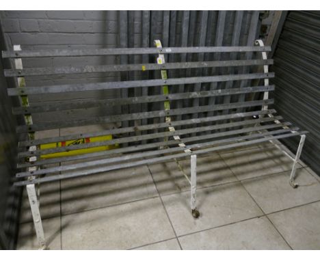 Victorian style metal garden bench (with repairs)