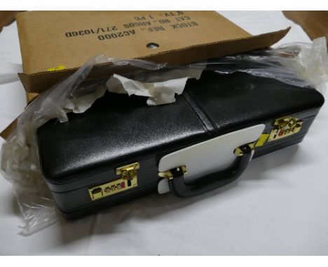 Briefcase (boxed)