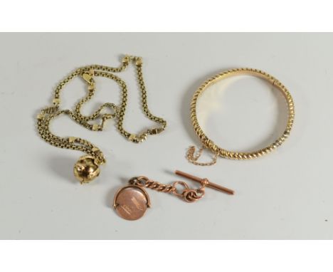 THREE 9CT YELLOW GOLD ITEMS comprising bangle (hallmarked), rose gold swivel pendant and t-bar (hallmarked), necklace (hallma