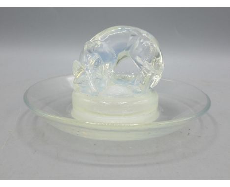 R. Lalique Renard ashtray, signed, W10cmShipping £33.00 plus vat (UK Only)
