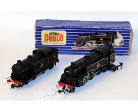 Two Hornby Dublo 3 rail tank locos: EDL17 0-6-2 BR69567 almost no marks but slightly dull (VG-E) with EDL18 slightly shiny du