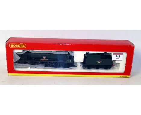 Hornby Rebuilt West Country class engine and tender BR lined green No. 34018 'Axminster' (G-BG)
