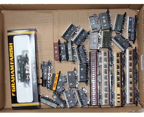 Boxed Graham Farish N gauge Ref. 1124 GWR green class 57XX pannier tank engine (G-BG), and loose 3x GWR, 1x LMS bogie coaches