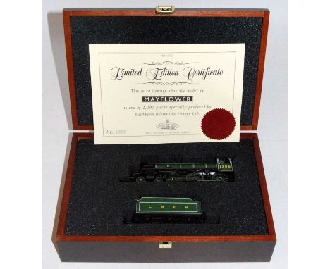 A Bachmann LNER lined green class B1 engine and tender No. 1306 'Mayflower' in presentation wooden box with certificate 1355/