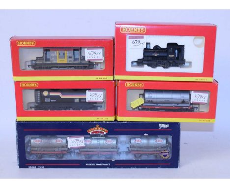 Hornby R2453A BR late crest class of "Pug" factory weathered saddle tank engine no. 51235 (M-BM), ICI and Shell 20T tank wago
