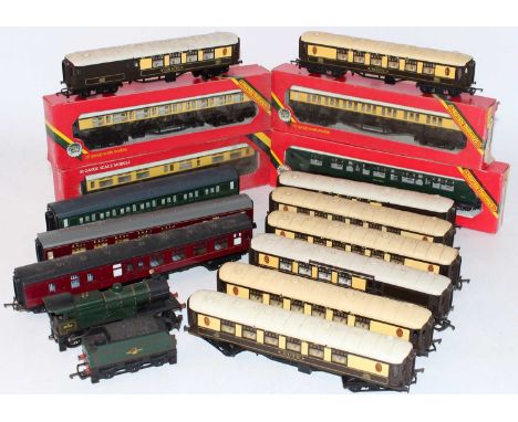 Boxed Hornby R454, 2x R429 GWR coaches (G-BG), R933 Southern composite coach (G-BG), BR green class L1 engine and tender, 8 T