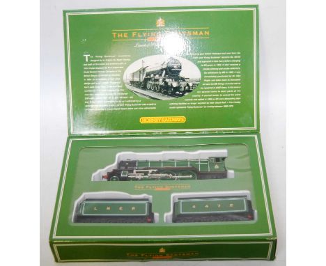 A Hornby Railways Flying Scotsman limited presentation edition set, housed in the original green ground box, model No. R075, 