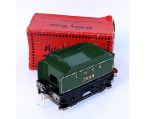 Hornby 1929-31 No. 1 special loco and tender clockwork, green LNER, 2694 on small number plate, LNER on tender, white boiler 