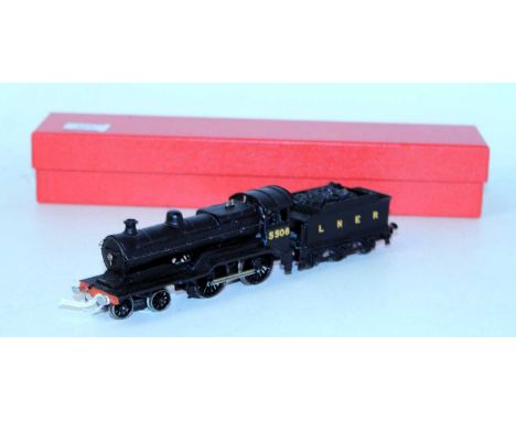 A GEM whitemetal kit built 4-4-0 engine and tender on Triang chassis with Romford wheels, black LNER No. 5508 (G)