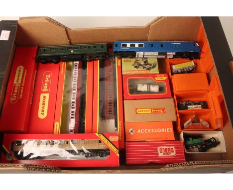 Mixed model railway items including boxed Triang/Hornby R157 BR green class 101 DMU driving motor coach (NM-BNM), R558 Blue P