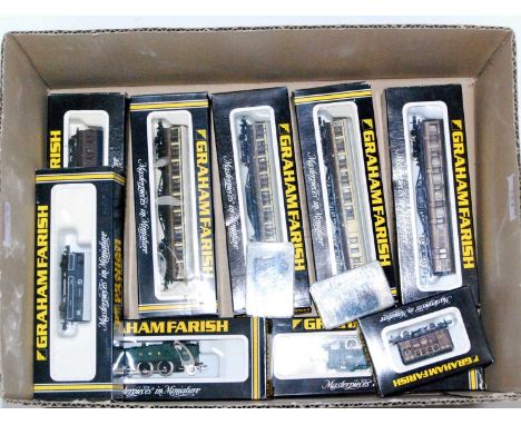 Boxed Graham Farish N gauge items Ref. 1104 94XX pannier tank engine and Ref. 1604 prairie tank engine (G-BFG), both GWR gree