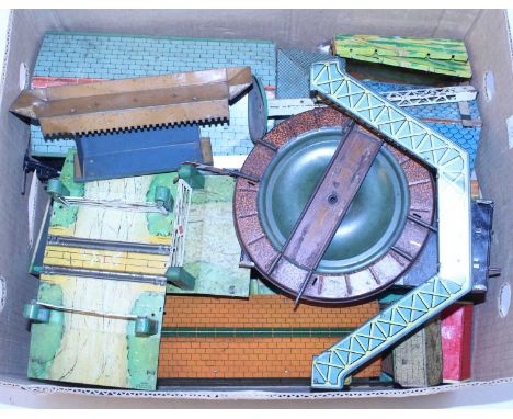 Large tray containing tinplate buildings and accessories by Hornby, Bing, Brimtoy etc, includes Hornby post war station and g