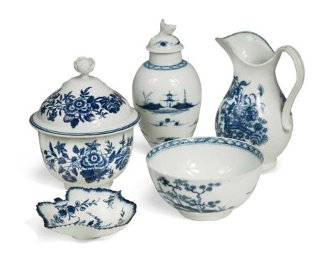 A group of 18th century Worcester porcelain, circa 1770, to include a tea cannister and cover and a bowl in the Cannon Ball p