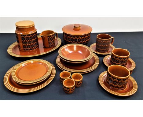 HORNSEA POTTERY BREAKFAST/DINNER SERVICEdecorated in the Heirloom pattern, comprising bowls, dinner plates, egg cups, side pl