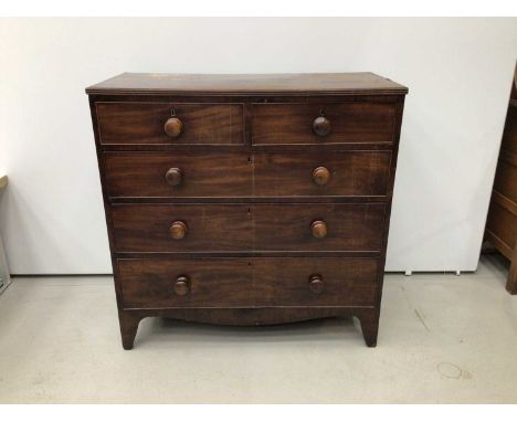 Good quality Regency mahogany chest of drawers, with two short over three long graduated drawers on bracket feet, 100cm wide 