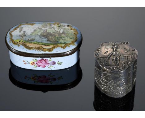 A GEORGE III SOUTH STAFFORDSHIRE ENAMEL BONBONNIERE, C1780  the lid transfer printed and painted with a youth on the shore, t