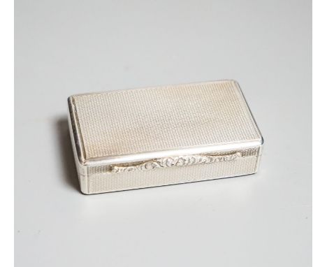 A George V engine turned silver snuff box, Christian Reid, London, 1826, 72mm.