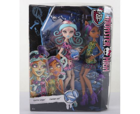 Monster High Scare and Makeup Viperine Gorgon Clawdeen Wolf 2014 New in Box Doll Mattel. New in box never been removed. Good 