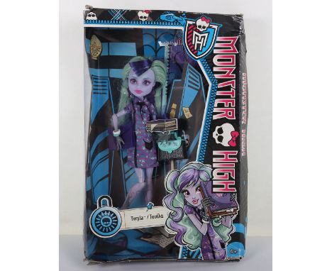 Monster High Twyla Daughter of the Boogeyman 2013 New in Box Doll Mattel. New in box never been removed. Good condition. Some