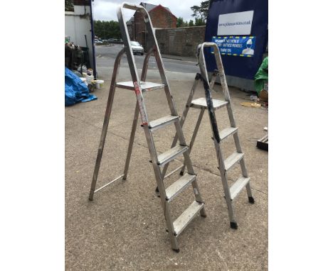 2x Step Ladders 
