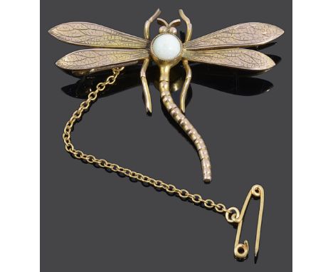 An Art Nouveau style 9ct gold opal set dragonfly broochhaving vein engraved decoration to wings and set with a central circul