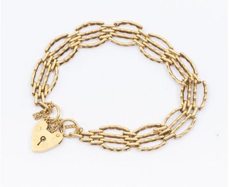 A 9ct gold gate bracelet with padlock clasp, length approx 7'', weight approx  14gms.Condition report: good- minor wear and t