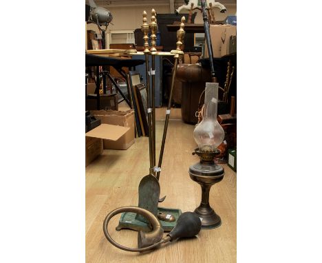 Copper &amp; Brass to include: Victorian style copper oil lamp, glass shade; early 20th Century car horn and a set of large f