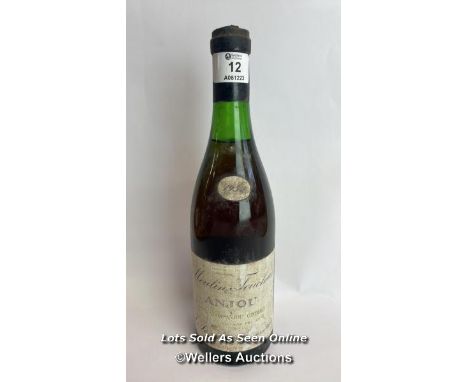 1959 Moulin Touchais Anjou L.Touchais Proprietaire, 73cl, 12% vol / Please see images for fill level and general condition. P