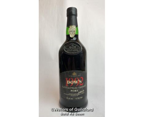 1992 Dow's Late Bottled Vintage Port, 75cl, 20% vol / Please see images for fill level and general condition. Please be aware