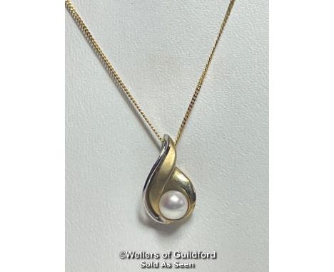 A cultured pearl and 9ct gold twist pendant on a 9ct gold chain, pendant 1.5cm long, lenth of chain 45cm, gross weight 2g  