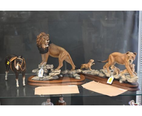 Melba ware horse ornament and two Border Fine Art lion ornaments, African lion No 232/750 and African lioness and cubs No. 38