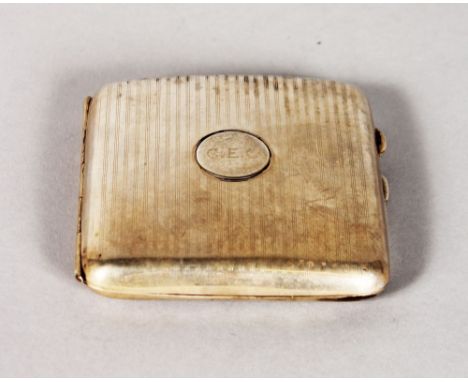 AN ENGINE TURNED SILVER CIGARETTE CASE. Birmingham 1918.