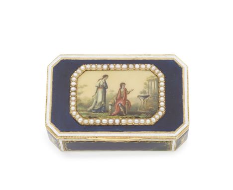 Boite en or, émail et demi-perles, début XIXe, probablement HanauAn early 19th century gold, enamelled and pearl-set box, pro