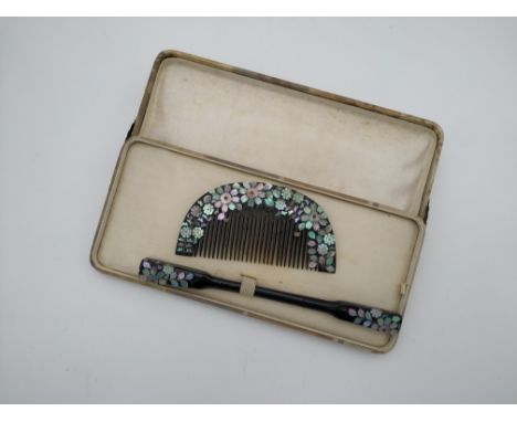 JAPANESE SHIBIYAMA COMB AND HAIR PIN SET MEIJI / TAISHO PERIOD in fitted case 