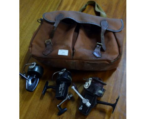 CANVAS FISHING BAG WITH 3 VARIOUS VINTAGE SPINNING REELS     