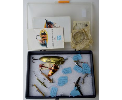 12 VINTAGE HARDY FISHING LURES, QUANTITY HARDY "PUNJAB" WIRE TRACES IN PACKETS & 2 HARDY BOOKLETS     