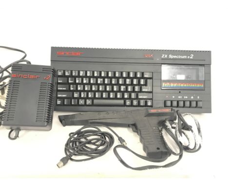A Sinclair Spectrum +2 with light gun and Software.(4).