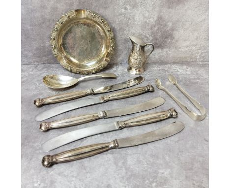 A Victorian silver fiddle back caddy spoon,&nbsp;Benjamin Stephens, London, 1838, 13g; a pair of Victorian silver sugar nips,