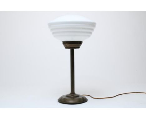 Art Deco brass table lamp with glass lampshade, h. 58 cm.Art Deco messing tafellamp met melkglazen kap, h. 58 cm.