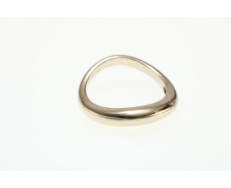 White gold design ring, 585/000, gr.wt. 5.3gr. size 17Witgouden designring 585/000, br.gew. 5.3gr. maat 17