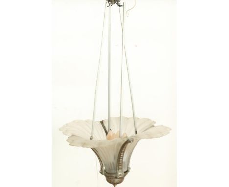 Art Deco 4 lights lamp with glass shades, ca. 1925, h. 82 cm.Vernikkelde 4 lichts Art Deco hanglamp met glazen bladeren  kapp