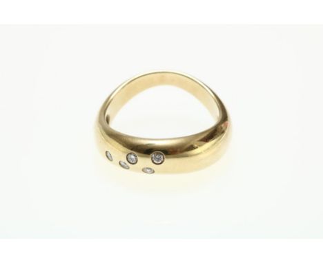 Yellow gold design ring with diamond, mt. 585/000, gr.wt. 8.0gr. size 17Geelgouden design ring met diamant, geh. 585/000, br.