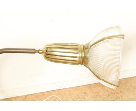 Pair of 2 Art Deco brass 1-light wall lamps with glass  lampshades, h. 70 d. 54 cm.Stel messing Art Deco 1-lichts wandlampen 